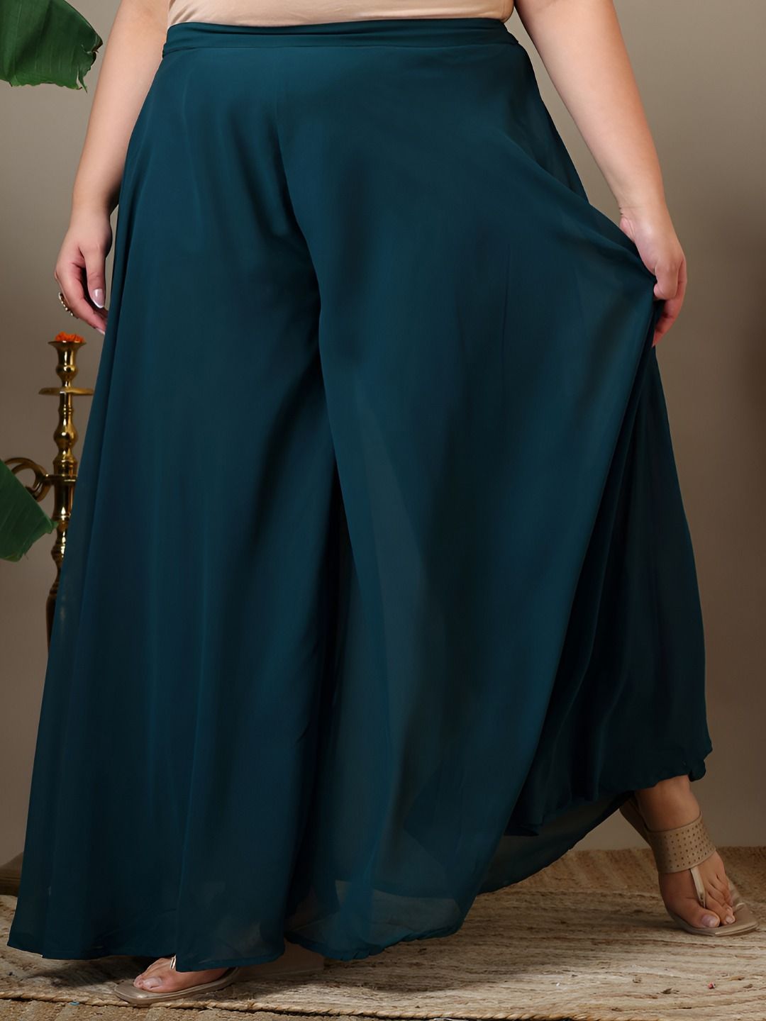 Dhiyona IN Women Plus Size Geometric Foil and Zari Embroidered Kurta Set with Dupatta