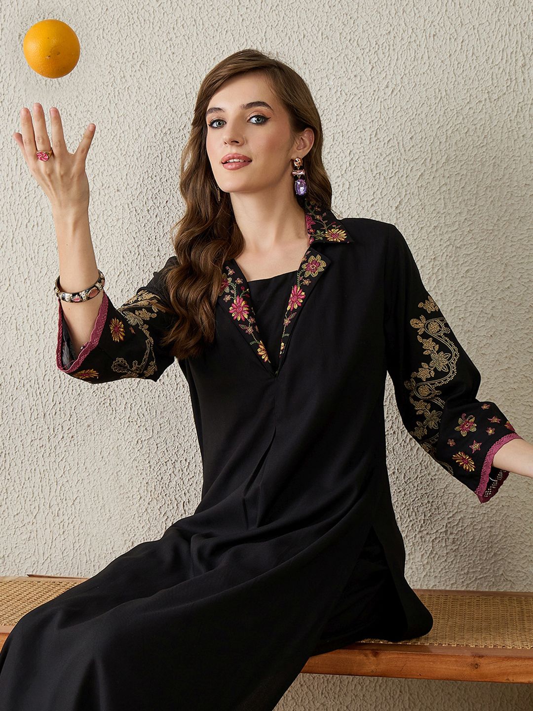 Women Floral Embroidered Regular Thread Work Kurta with Trousers