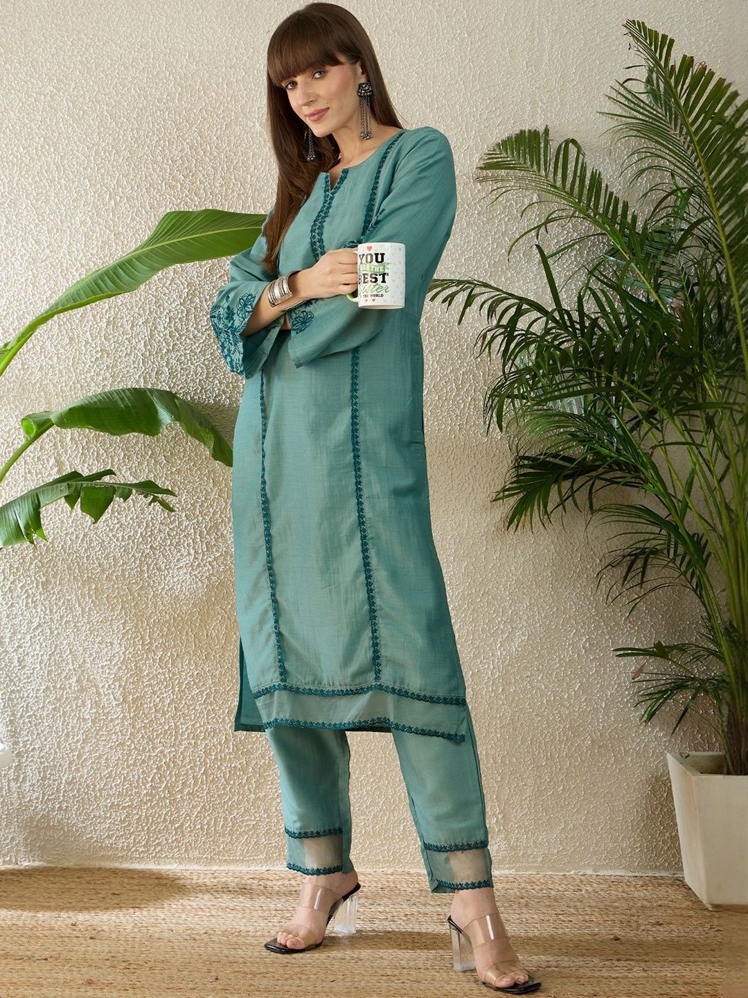 Women Ethnic Motifs Embroidered Regular Thread Work Kurta with Trousers