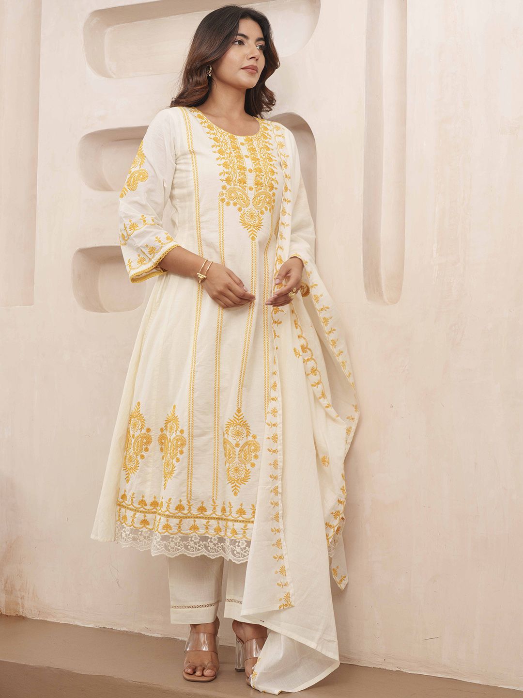 Dhiyona PD Women Floral Embroidered Pure Cotton Kurta & Trousers With Dupatta