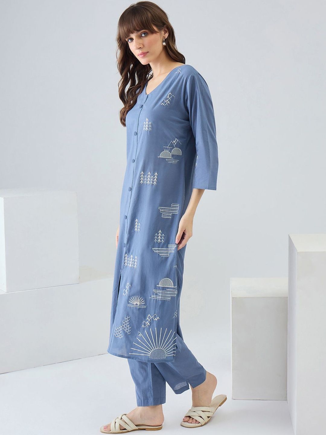 Women Ethnic Motifs Embroidered Regular Thread Work Pure Cotton Kurta with Trousers