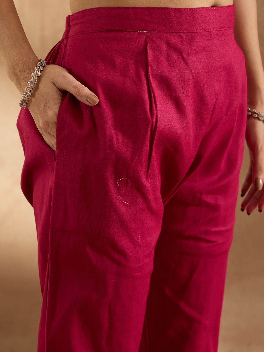 Dhiyona IE Women Floral Printed Regular Pure Cotton Kurta with Trousers & With Dupatta