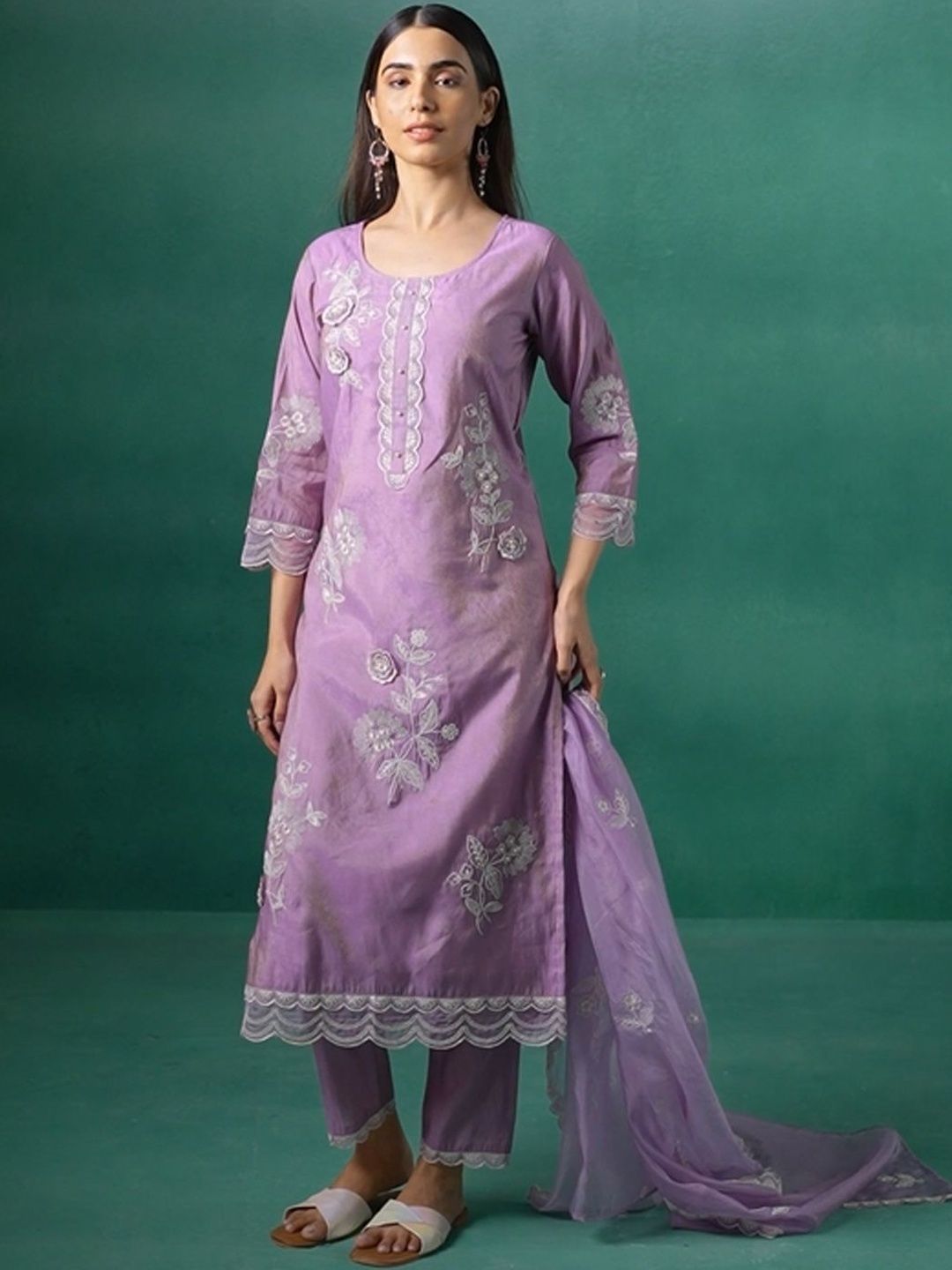 Women Floral Embroidered Kurta with Trousers & Dupatta