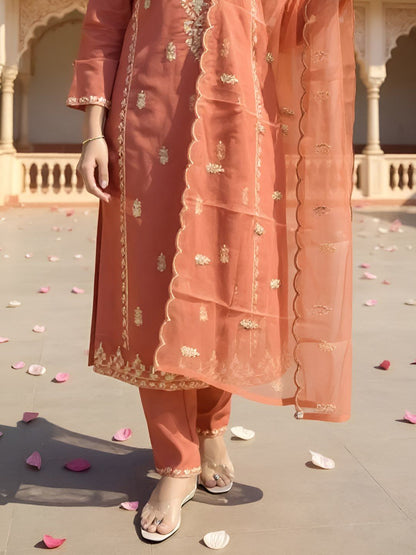 Dhiyona IE Women's Floral Embroidered Thread Work Straight Kurta With Trousers & Dupatta