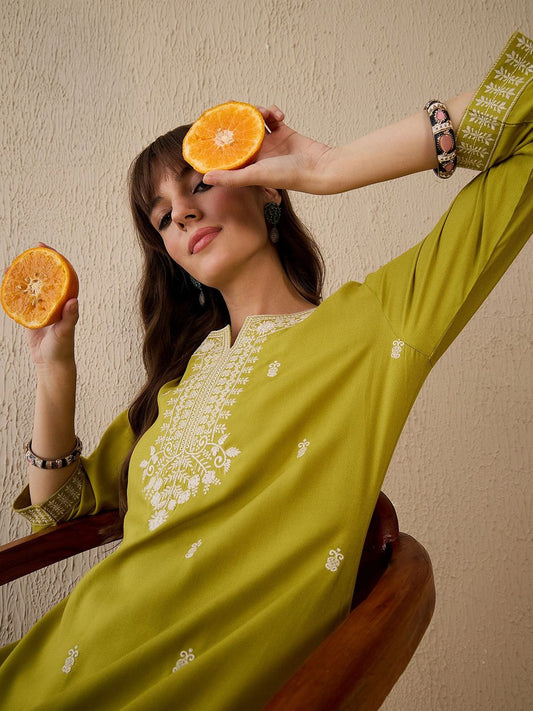 Dhiyona IE Ethnic Motifs Embroidered Thread Work Notch Neck Straight Kurta