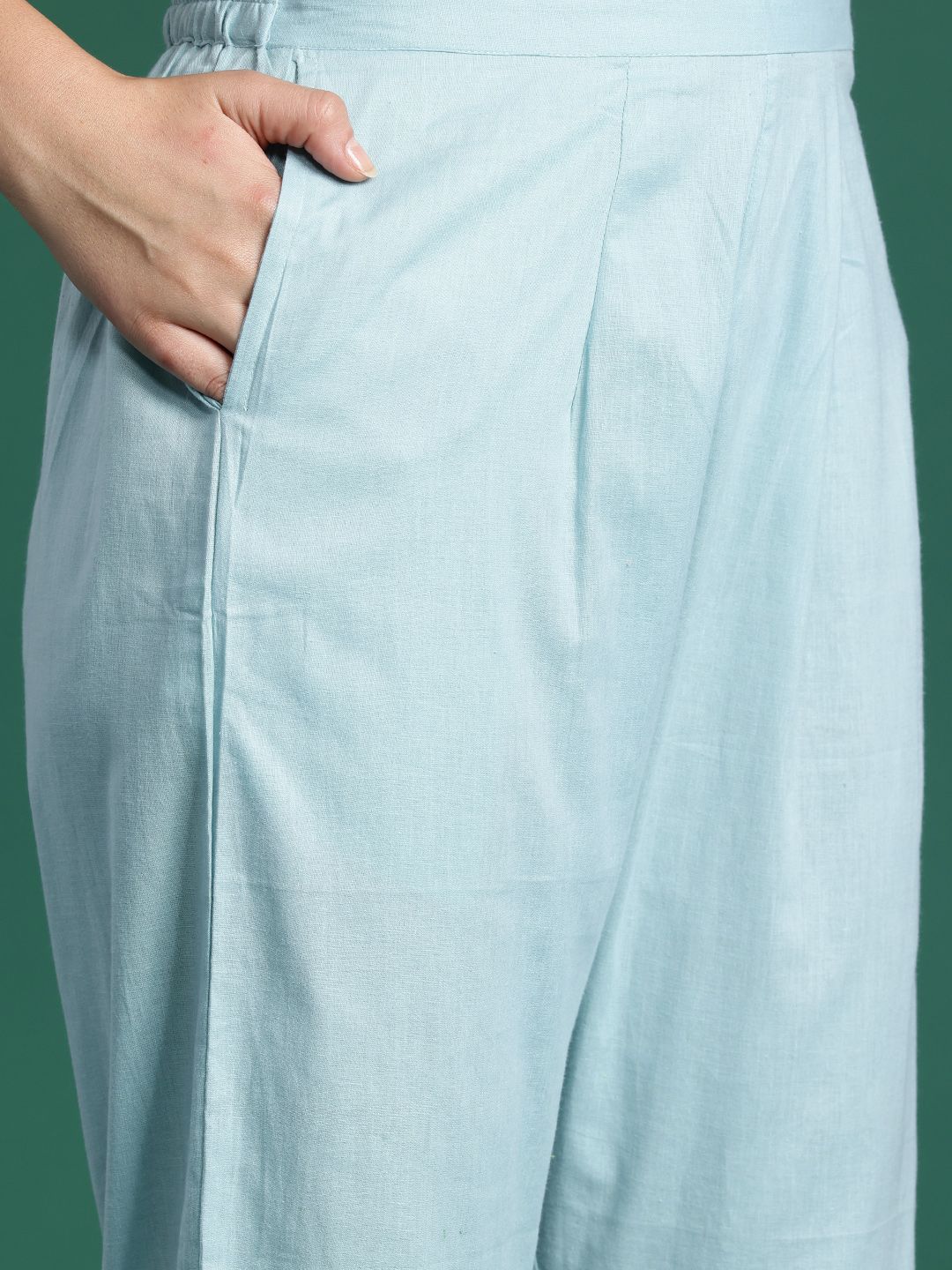 Floral Printed Thread Work Pure Cotton Kurta With Trousers & Dupatta