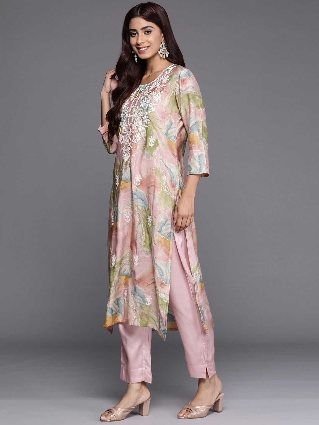 Women Embroidered Regular Thread Work Kurta with Trousers & Dupatta