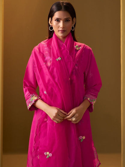 Women Floral Embroidered Thread Work Kurta With Trousers & With Dupatta