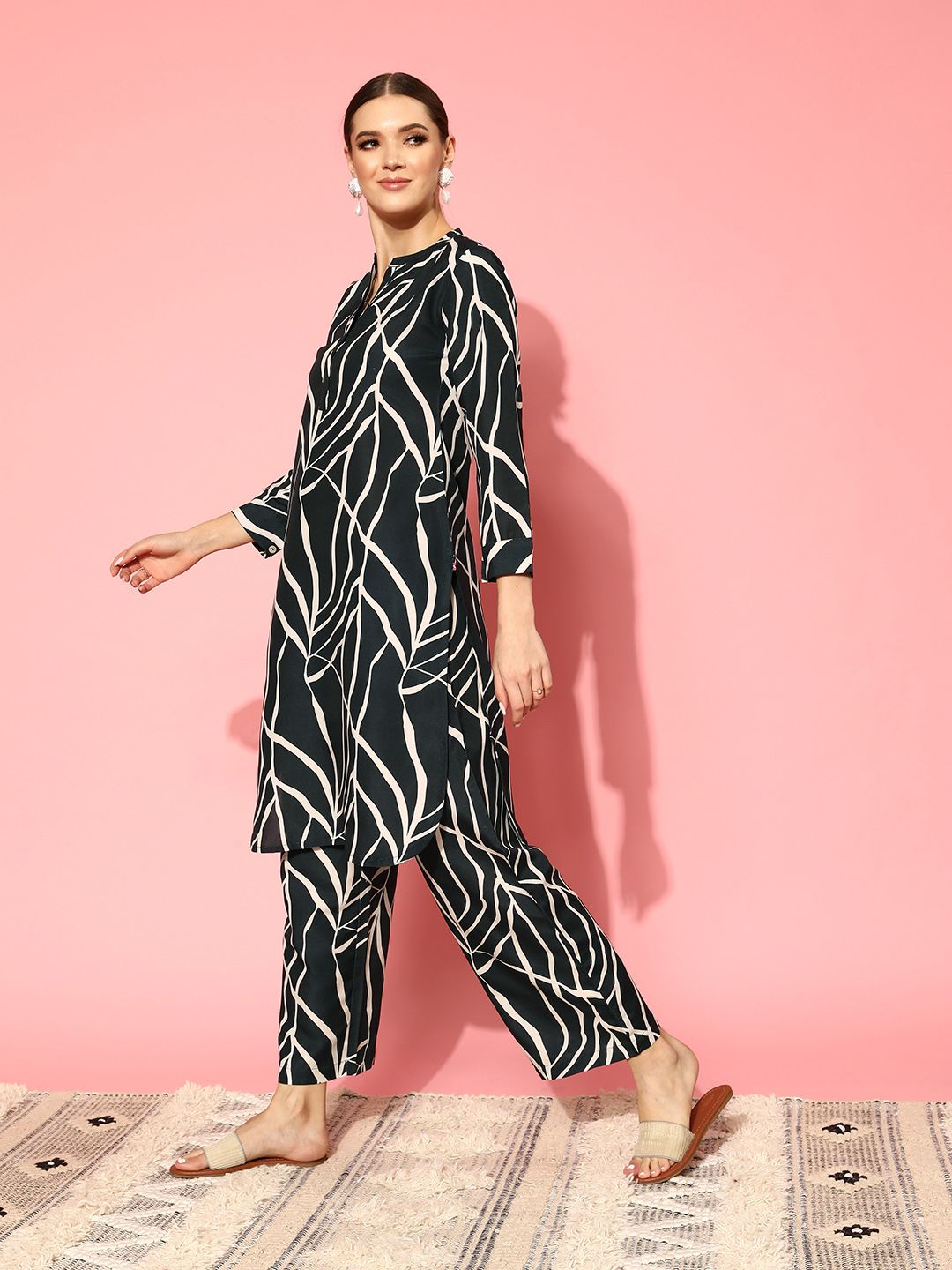 Dhiyona VA Women'sFusion Abstract Printed Regular Kurta with Trousers