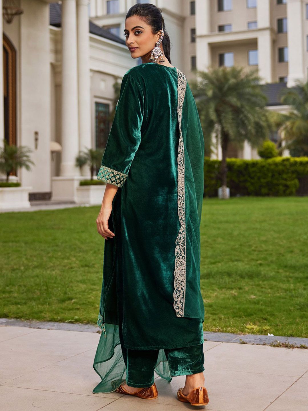 Women Ethnic Motifs Embroidered Regular Velvet Kurta with Trousers & With Dupatta