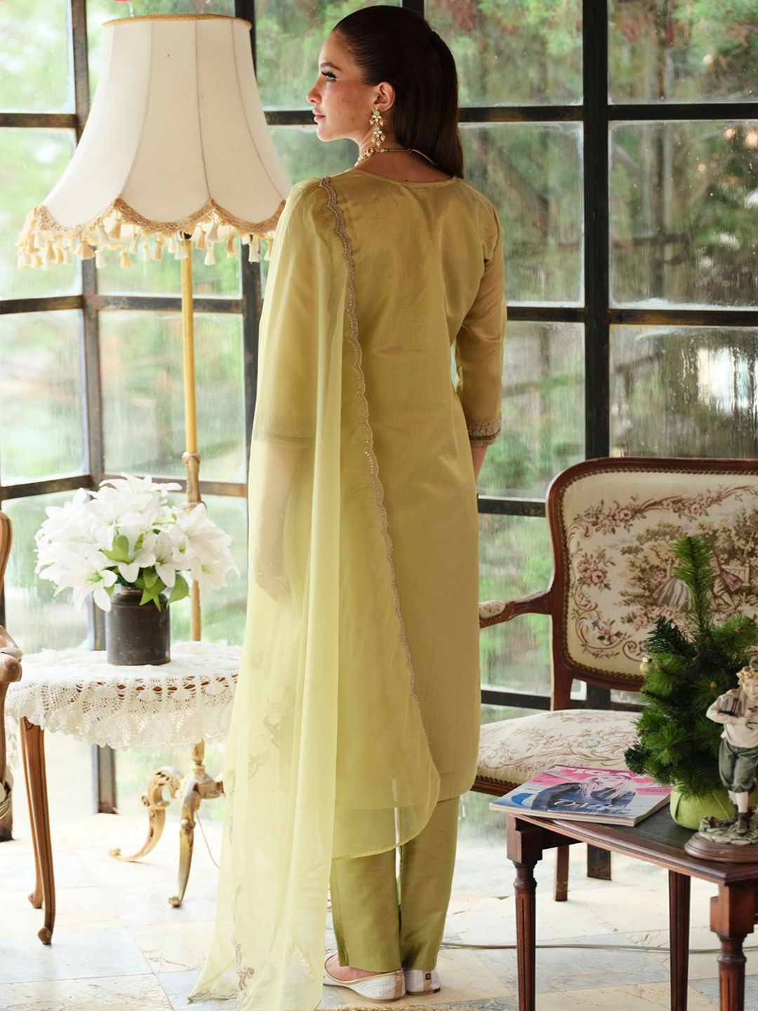 Dhiyona IE Women Ethnic Motifs Embroidered Kurta with Trousers & With Dupatta Kurta Sets