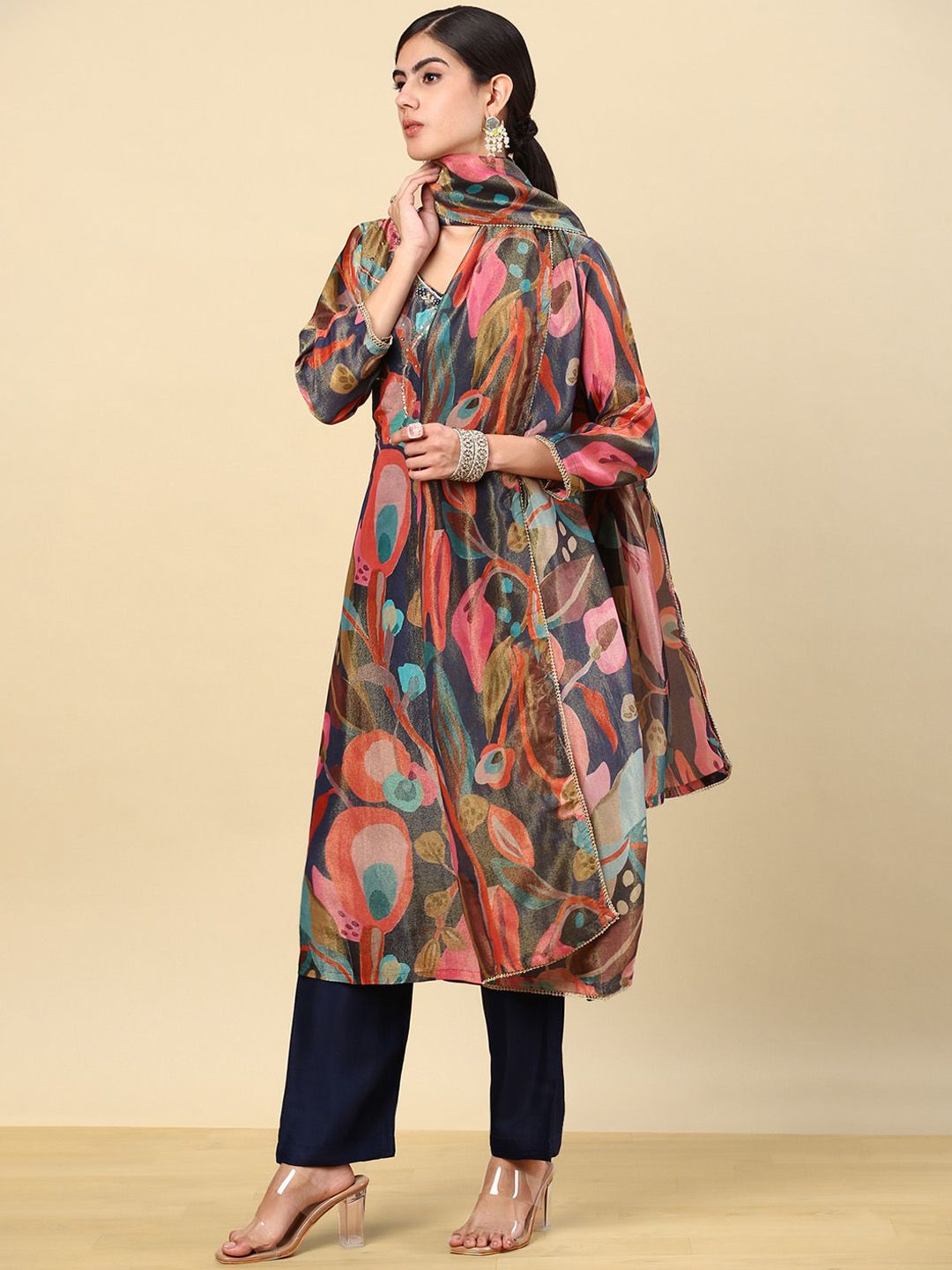 Dhiyona SO Women's Green Floral Printed Gotta Patti Organza Kurta with Trousers & With Dupatta