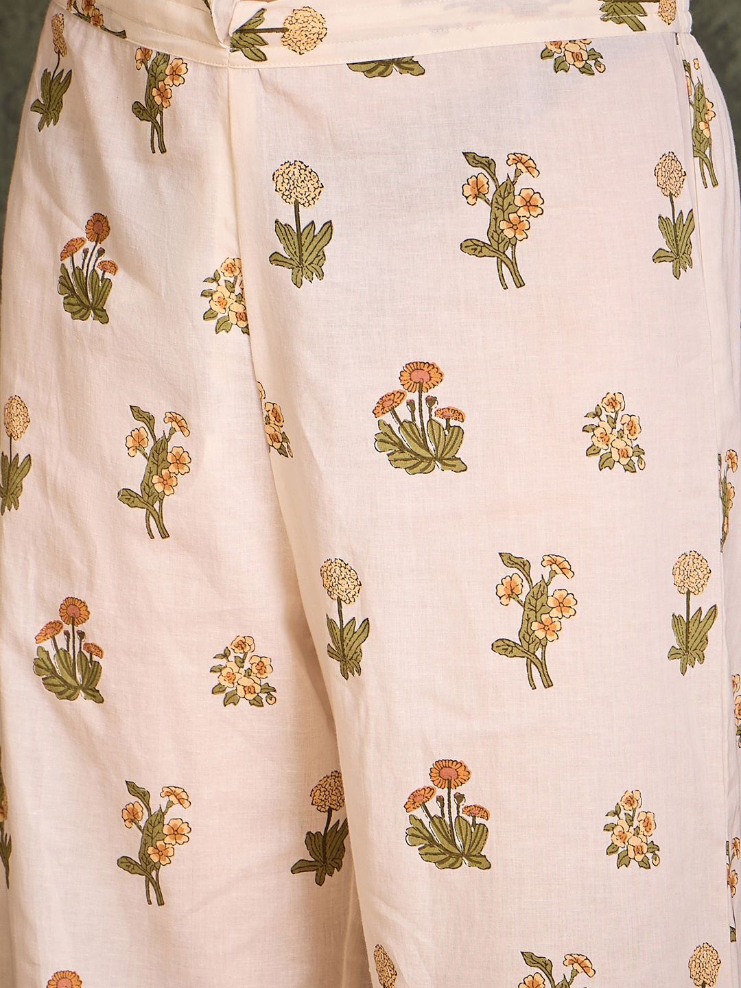 Dhiyona IE Floral Printed Pure Cotton V-Neck A-Line Kurta With Palazzos