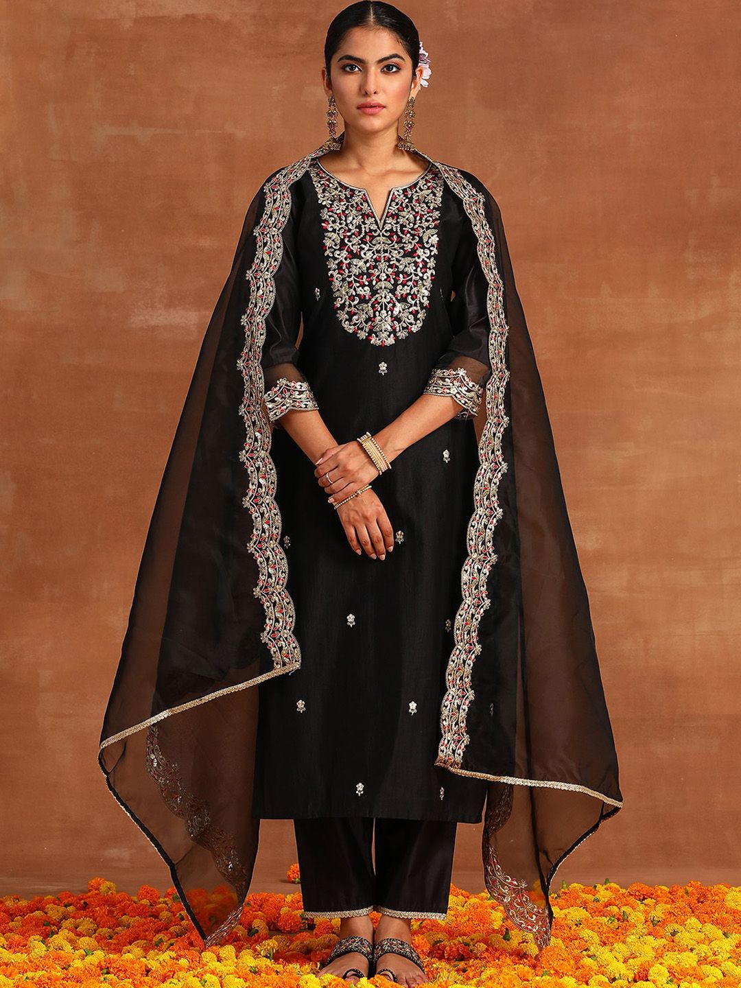 Dhiyona IE Floral Embroidered Thread Work Liva Kurta with Trousers & Dupatta