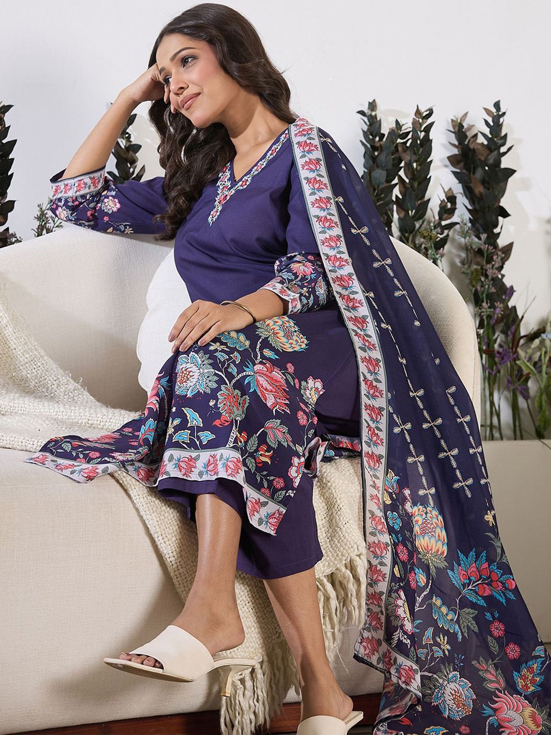 Floral Printed Thread Work Straight Kurta with Trouser & Dupatta