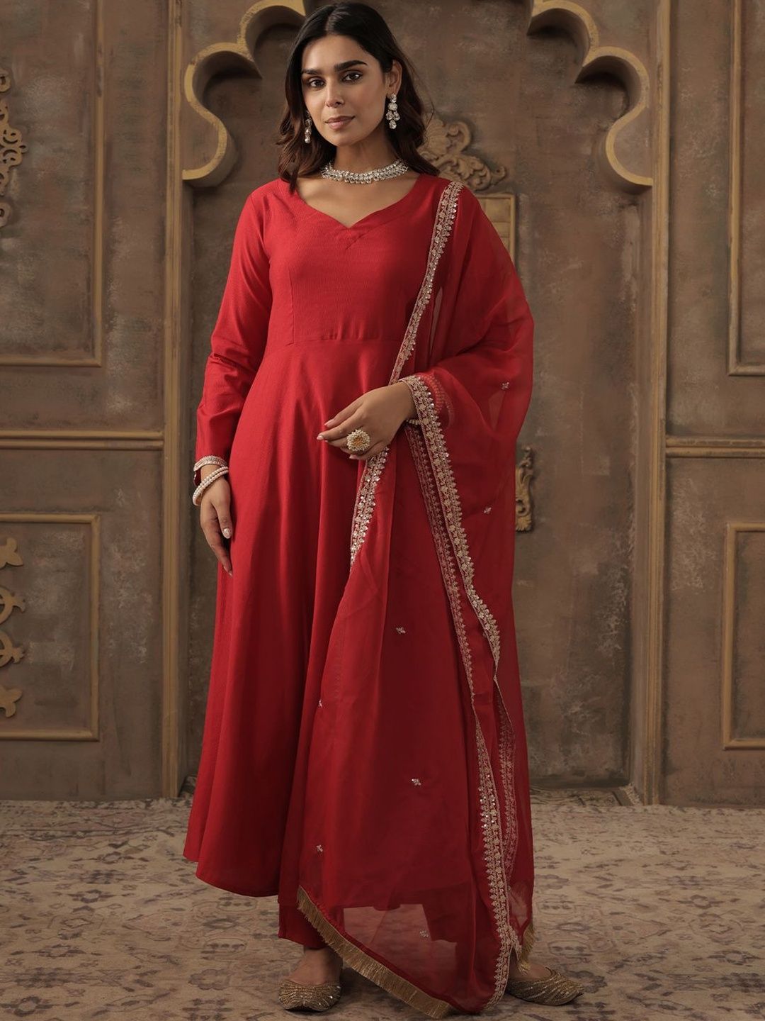 Liva Sweetheart Neck Anarkali Kurta With Trousers & Dupatta