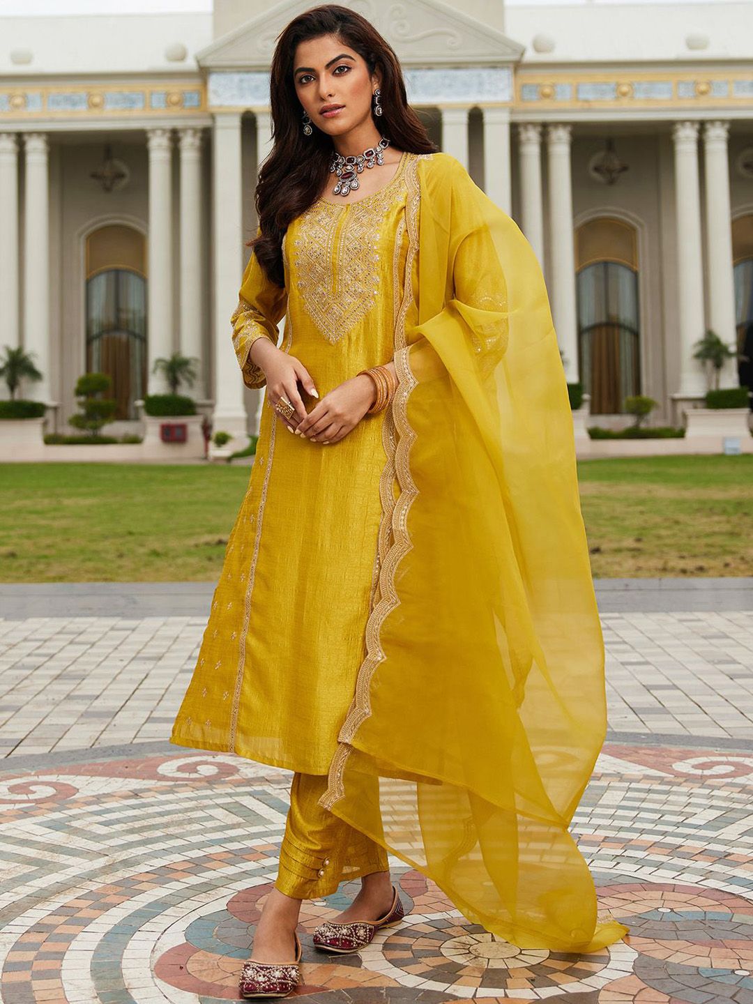 Women Ethnic Motifs Embroidered Regular Kurta with Trousers & With Dupatta