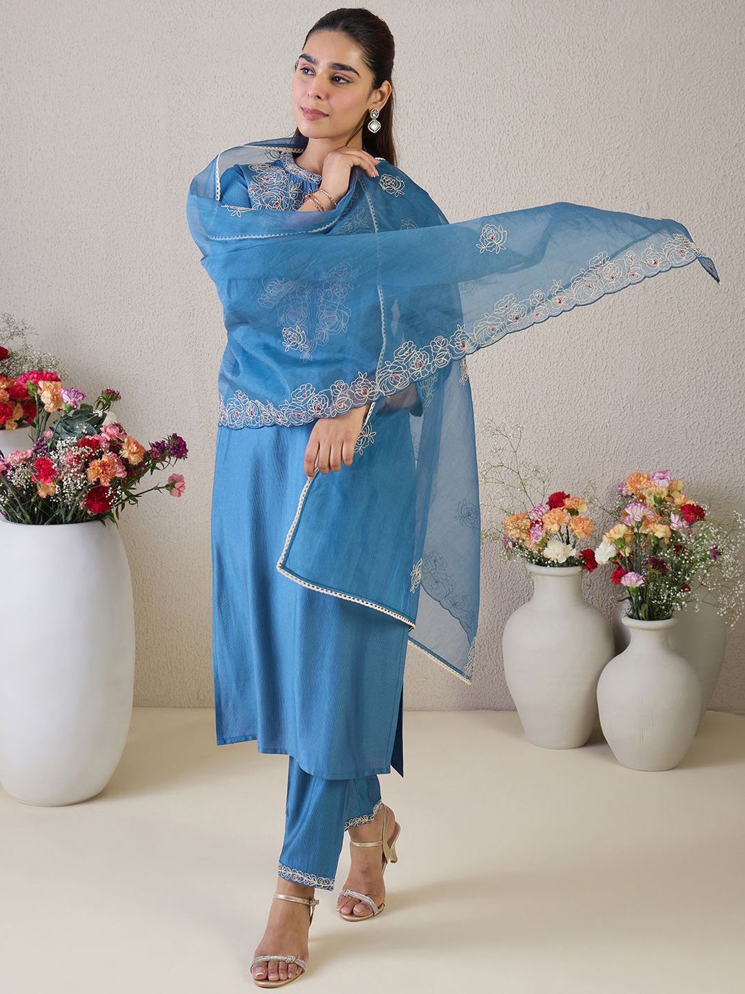 Women Floral Embroidered Kurta with Trousers & Dupatta