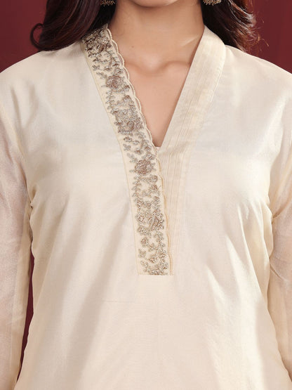 Dhiyona VA Women'sEmbroidered Straight Kurta with Trousers & With Dupatta