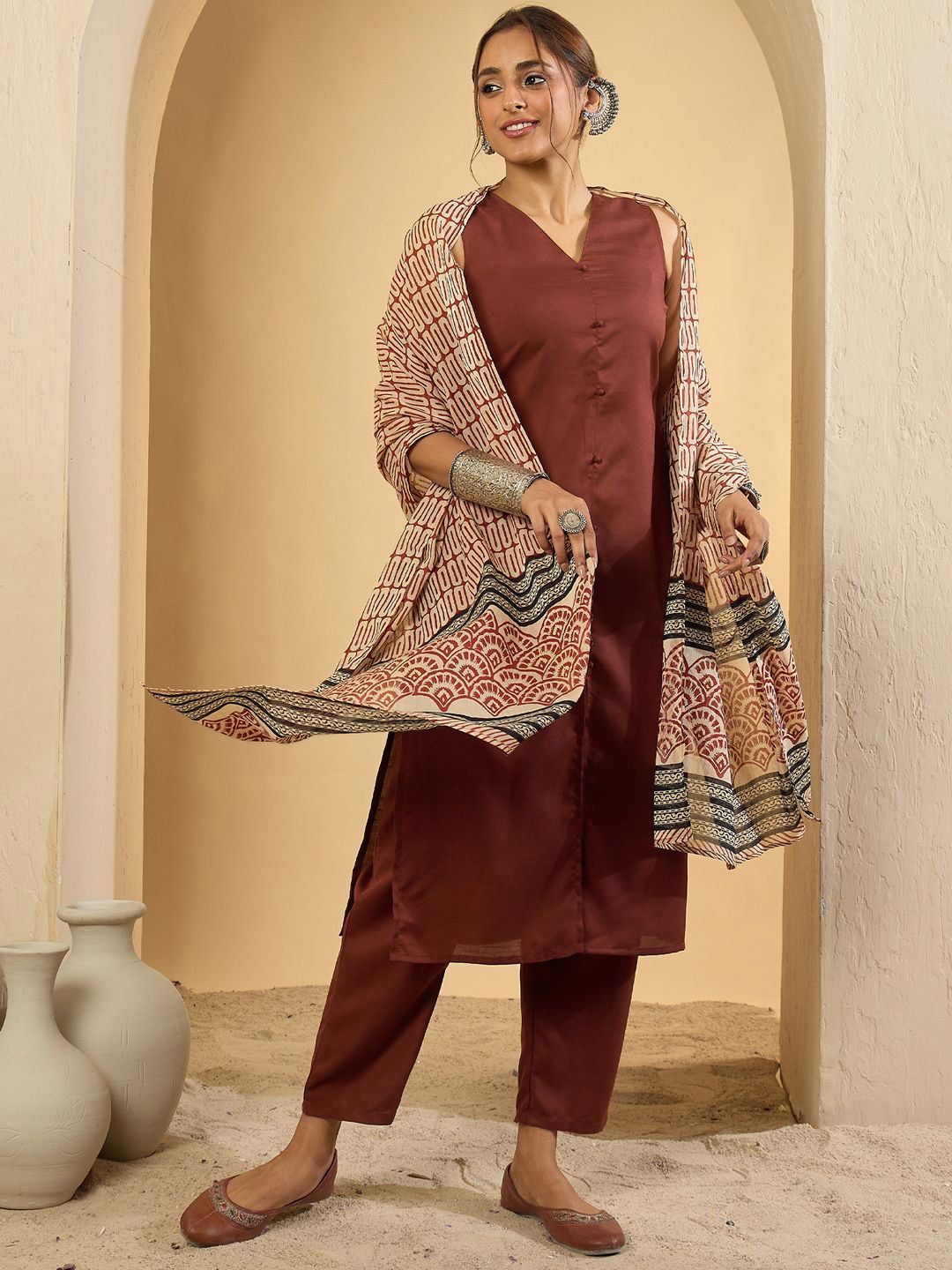Dhiyona IE Women Regular Kurta with Trousers & Dupatta