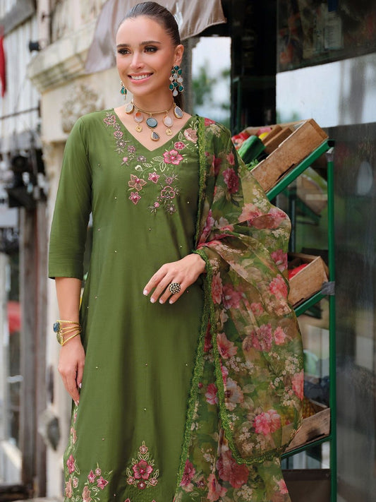 Women Floral Embroidered Regular Thread Work Liva Kurta with Trousers & With Dupatta