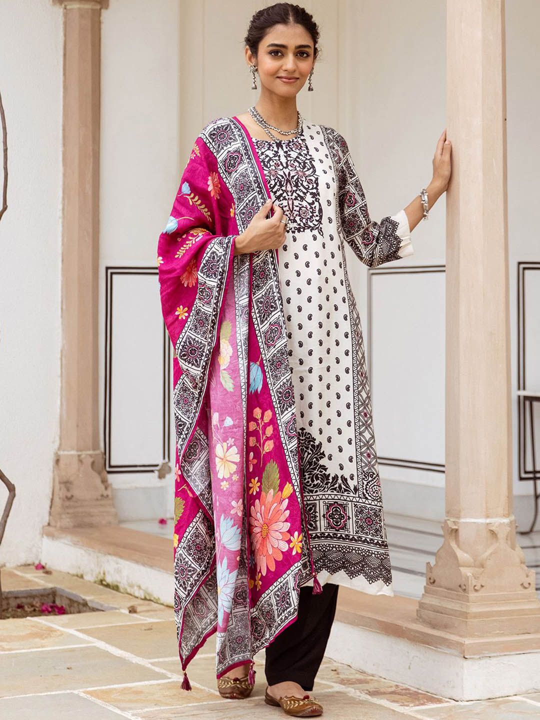 Dhiyona IS Women's Women Ethnic Motifs Printed Regular Kurta with Trousers & With Dupatta