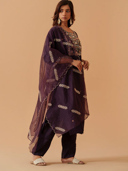 Dhiyona PD Women Round Neck Embroidered Kurta With Trousers & Dupatta