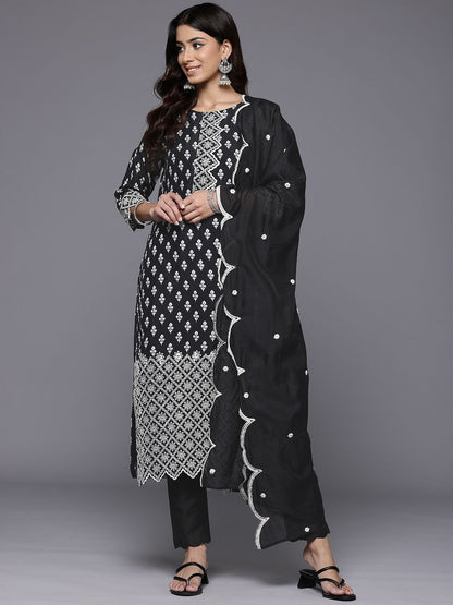 Dhiyona VA Women'sFloral Printed Thread Work Pure Silk Kurta With Trousers & Dupatta