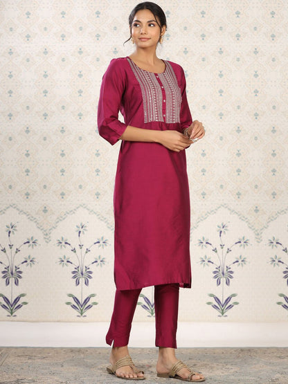 Dhiyona OD  Women Floral Printed Thread Work Kurta