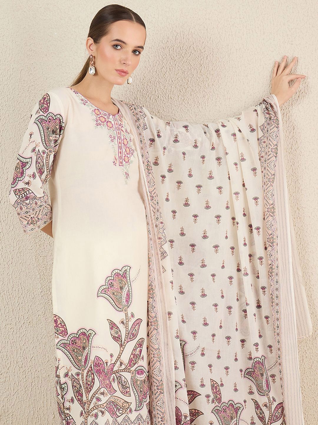 Dhiyona IE Women Floral Printed Cotton Kurta with Trousers & Dupatta