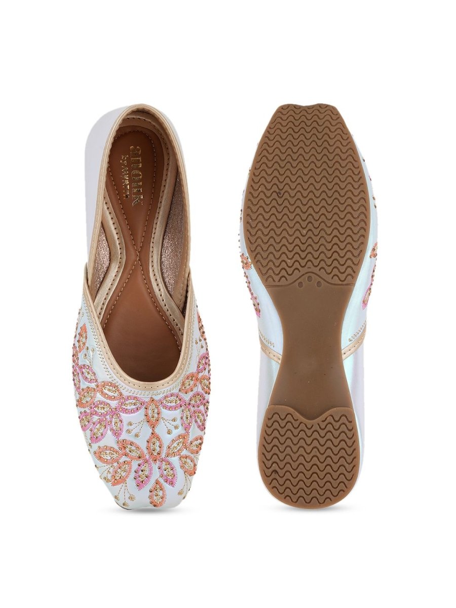 Dhiyona AK Embroidered Mojaris