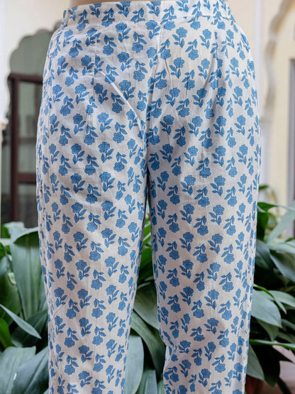 Dhiyona IE Women Floral Printed Panelled Beads and Stones Pure Cotton Kurta with Trousers & With Dupatta