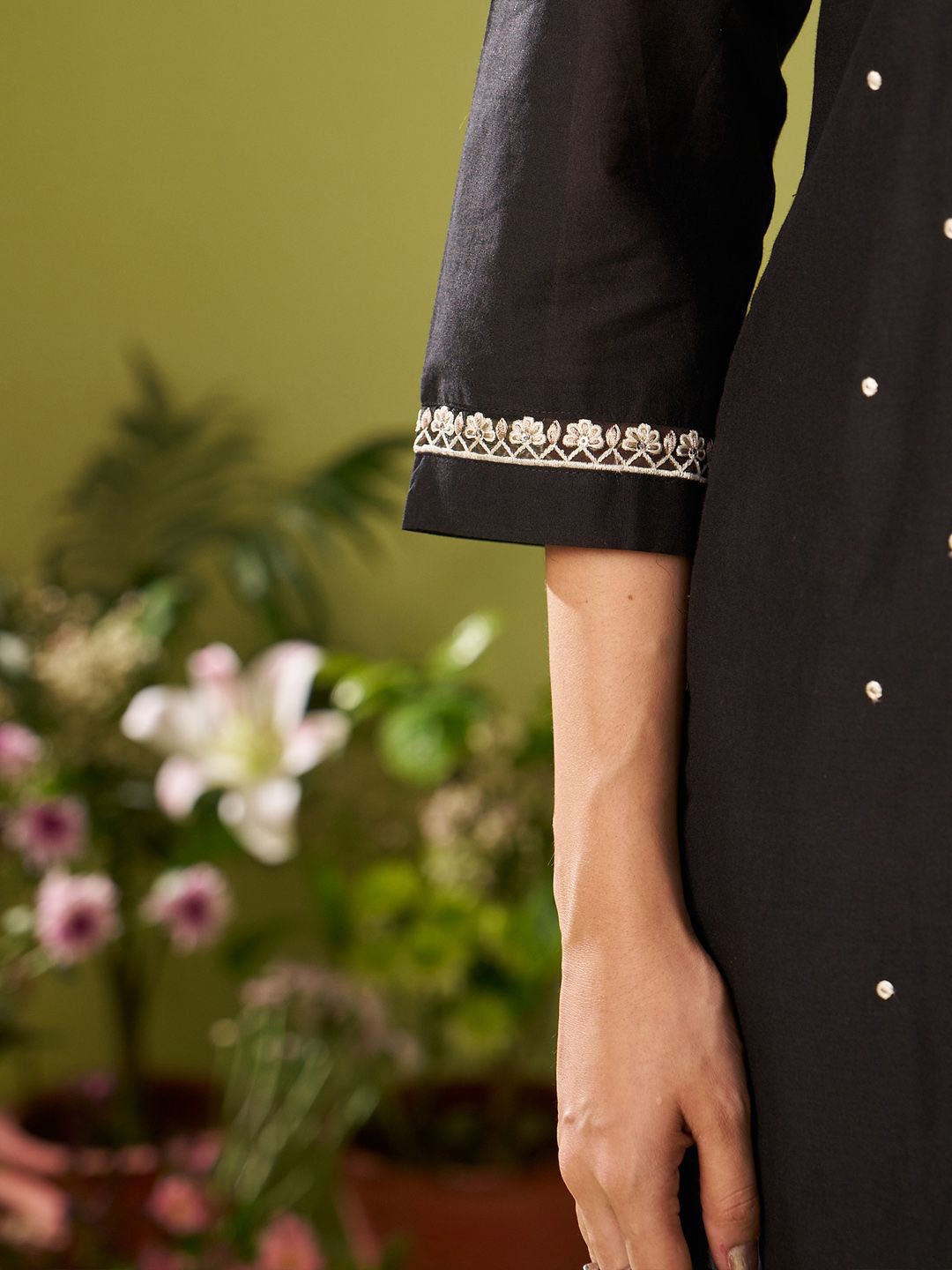 Dhiyona IE Women Floral Embroidered Cotton Kurta with Trousers & Dupatta