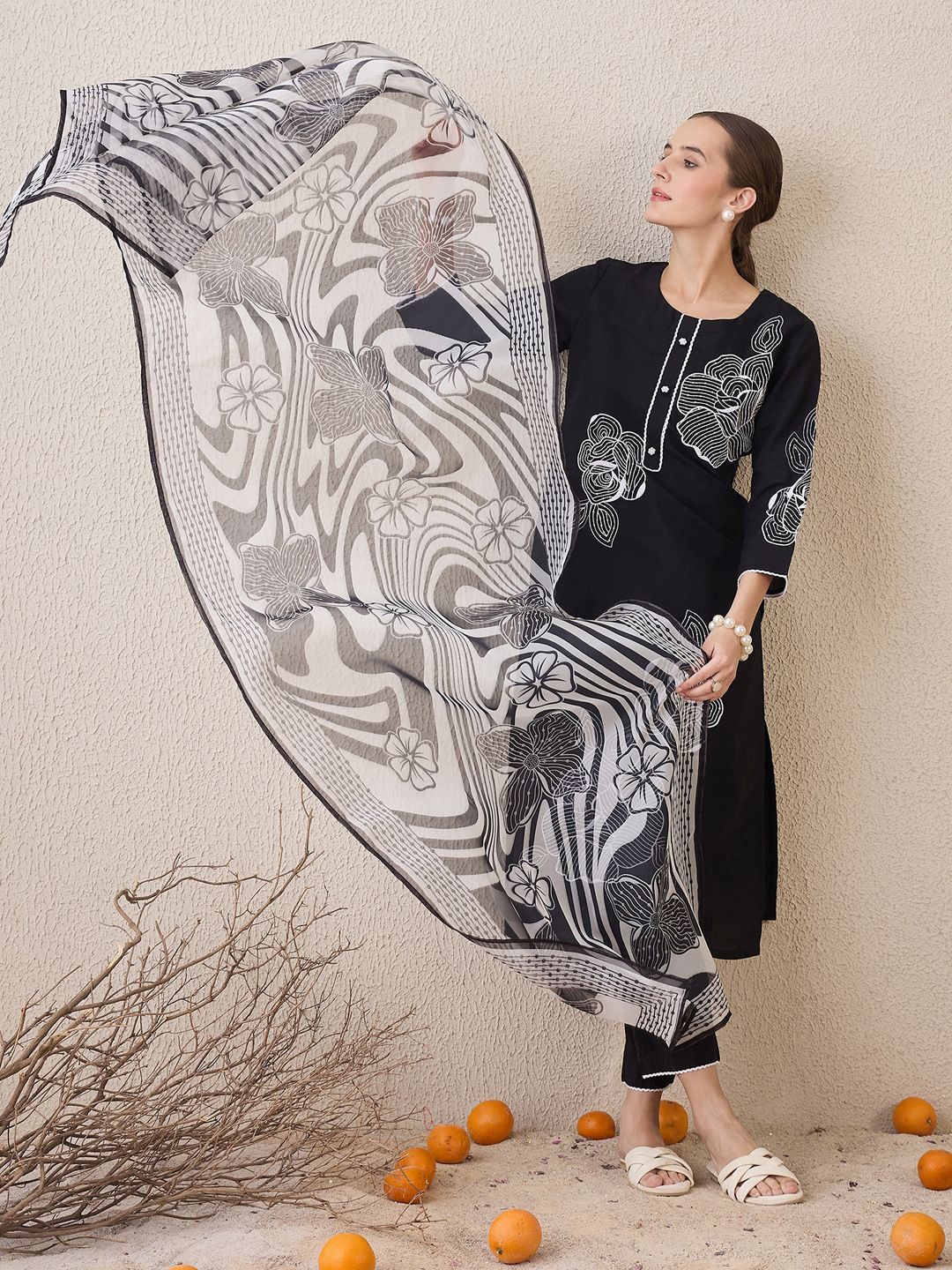 Dhiyona IE Floral Embroidered Round Neck Sequinned Linen Kurta With Trousers & Dupatta