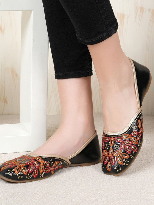 Dhiyona AK Embroidered Mojaris