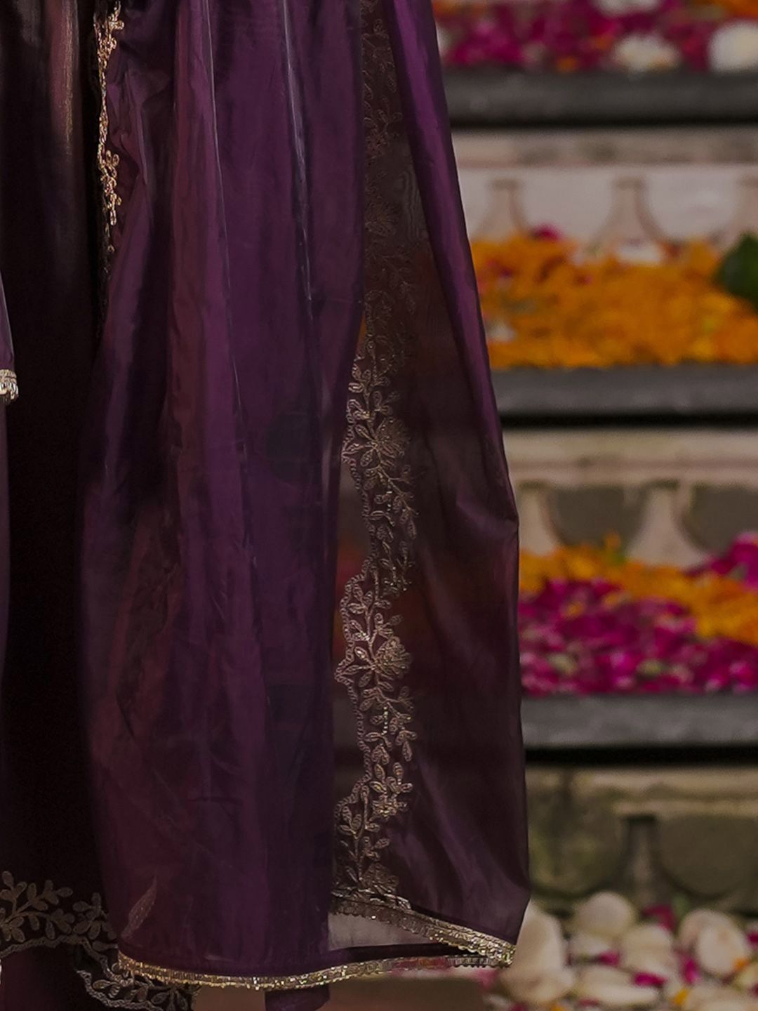 Dhiyona IE Women Ethnic Motifs Embroidered Regular Liva Kurta with Trousers & With Dupatta