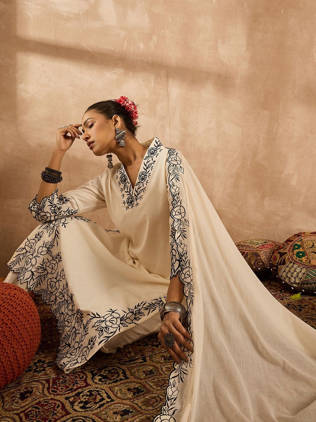 Women Floral Embroidered Regular Thread Work Pure Cotton Kurta with Trousers & With Dupatta