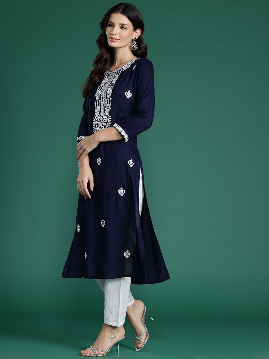 Dhiyona IE Ethnic Motifs Embroidered Thread Work Kurta