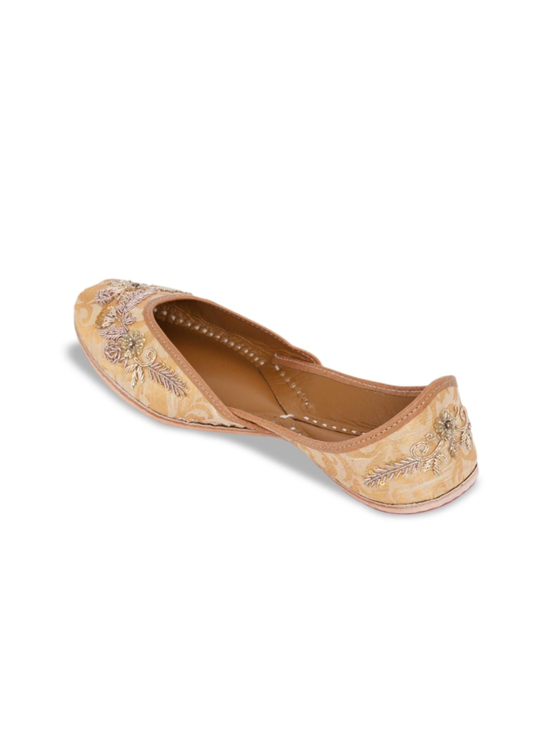Dhiyona HOP Women Embroidered Slip-On Mojaris