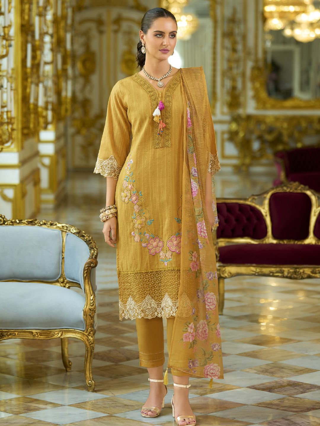 Dhiyona VA Women'sFloral Embroidered V-Neck Thread Work Pure Cotton Kurta With Trousers And Dupatta