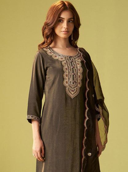 Women Floral Embroidered Kurta with Trousers & Dupatta