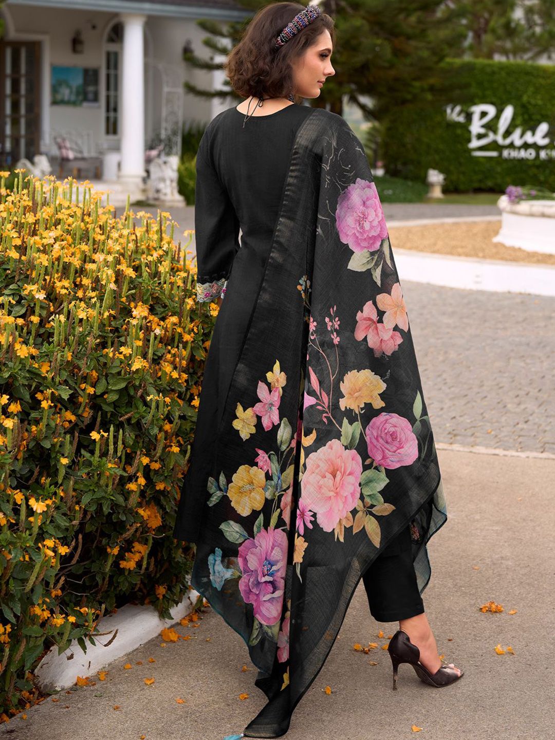 Floral Embroidered Thread Work Pure Cotton Kurta with Trousers & Dupatta