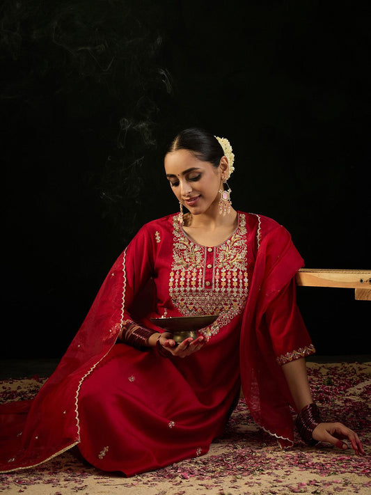 Dhiyona IE Round Neck Ethnic Embroidered Sequinned Kurta with Trouser & Dupatta
