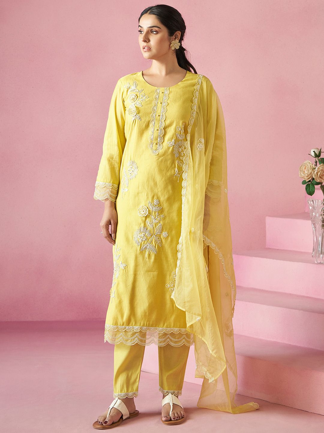 Women Floral Embroidered Kurta with Trousers & Dupatta