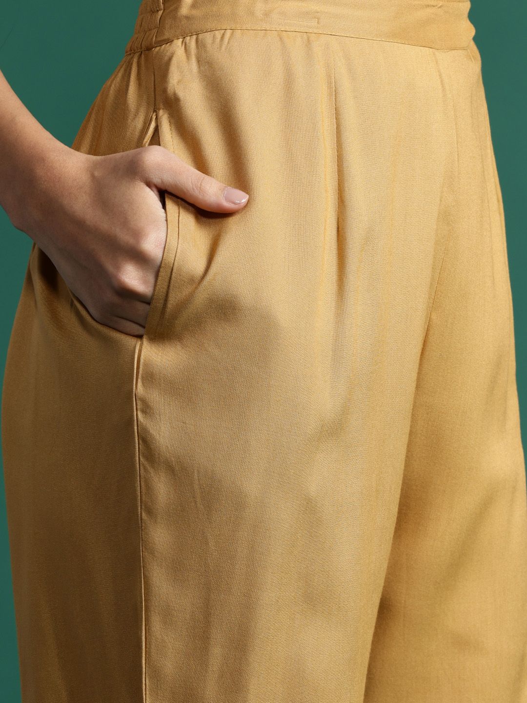 Bandhani Printed Thread Work Kurta with Trousers & With Dupatta