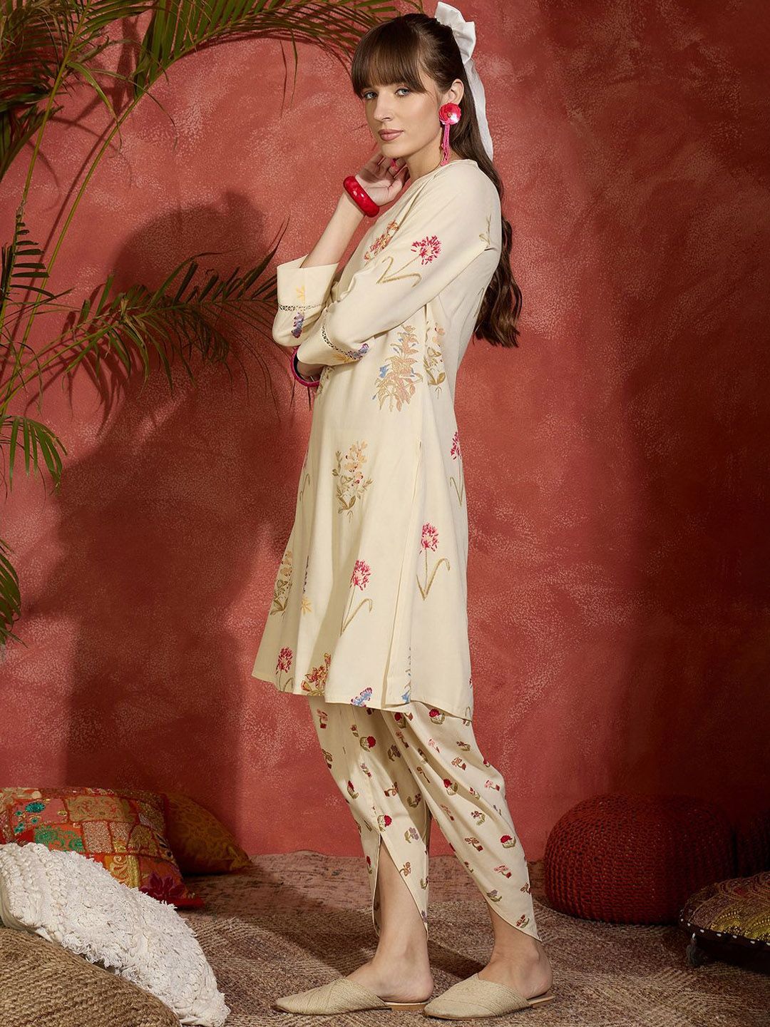 Floral Printed V-Neck Straight Kurta with Dhoti Pants