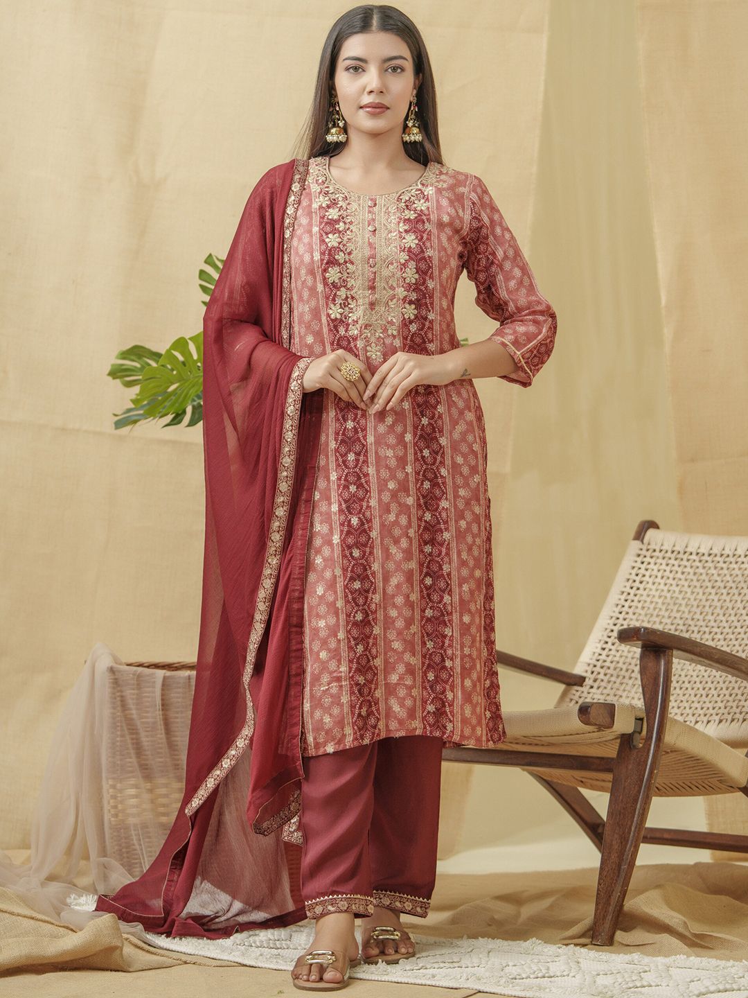 Dhiyona PD Women Bandhani Printed Thread Work Linen Kurta With Trousers & Dupatta