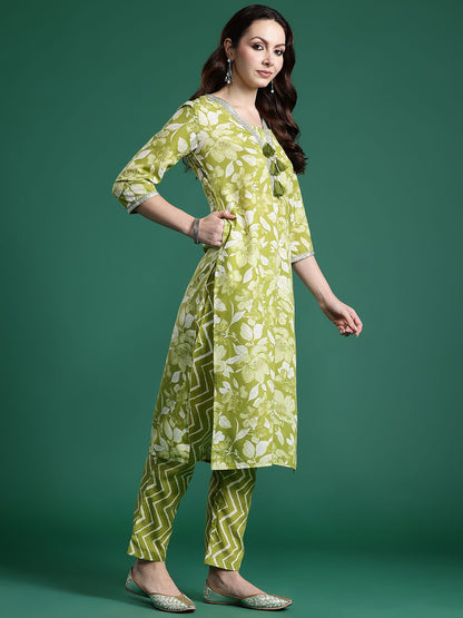 Dhiyona IE Women Floral Printed Regular Beads and Stones Kurta with Trousers & With Dupatta