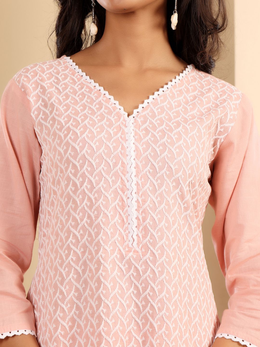 Dhiyona VA Women'sFloral Embroidered Thread Work Straight Kurta With Trousers & Dupatta