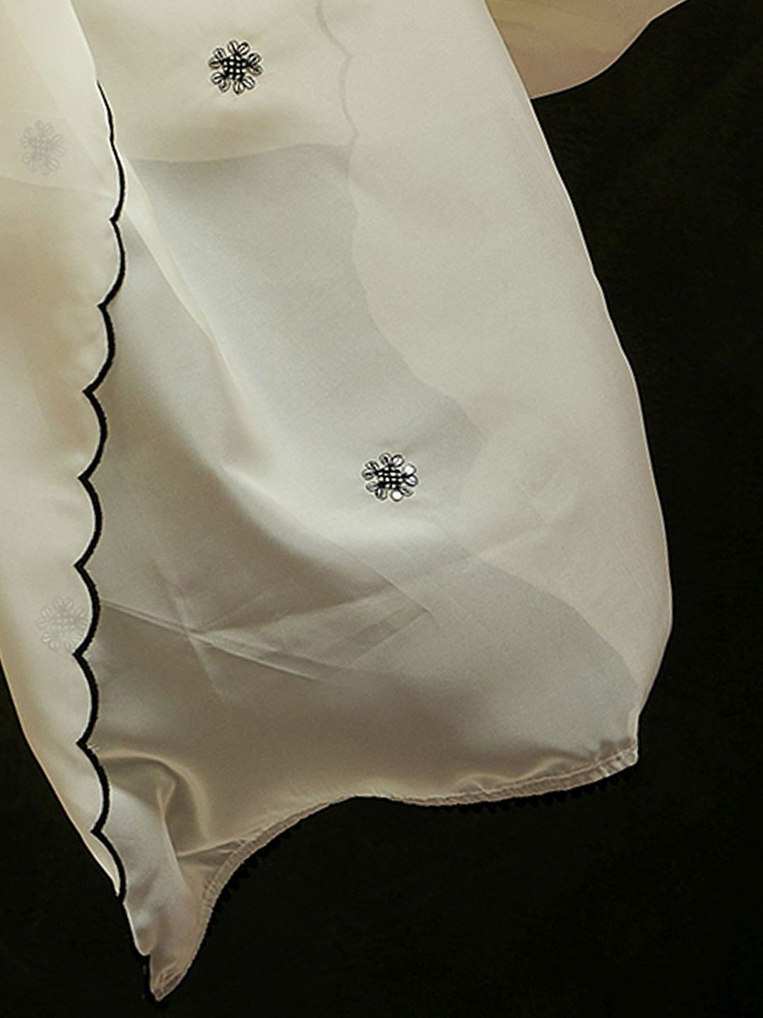 Women Ethnic Motifs Embroidered Regular Kurta with Trousers & With Dupatta